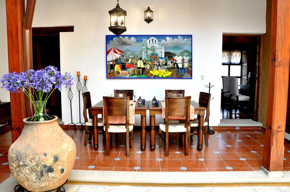 Day, Decorative detail, Dining area