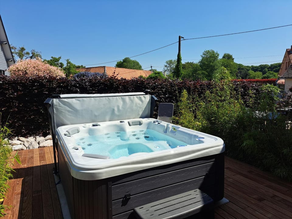 Hot Tub, Spa and wellness centre/facilities