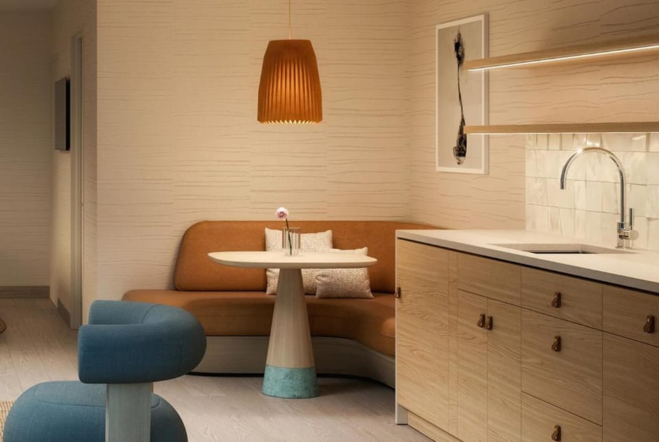 Kitchen or kitchenette, Seating area, Dining area