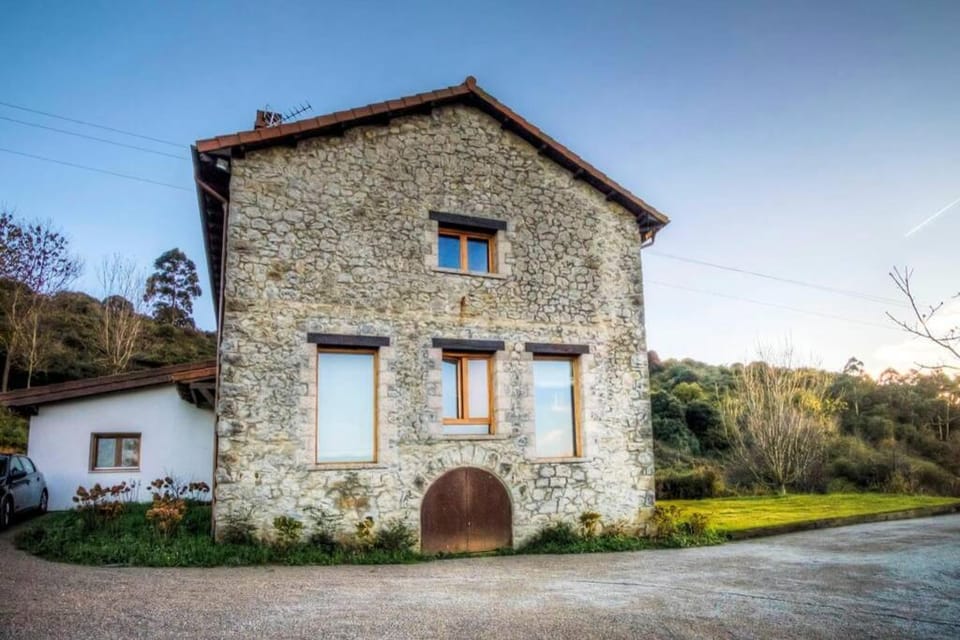 La Cabaña de Carmen, entre Santander y Cabárceno. Villa in Cantabria