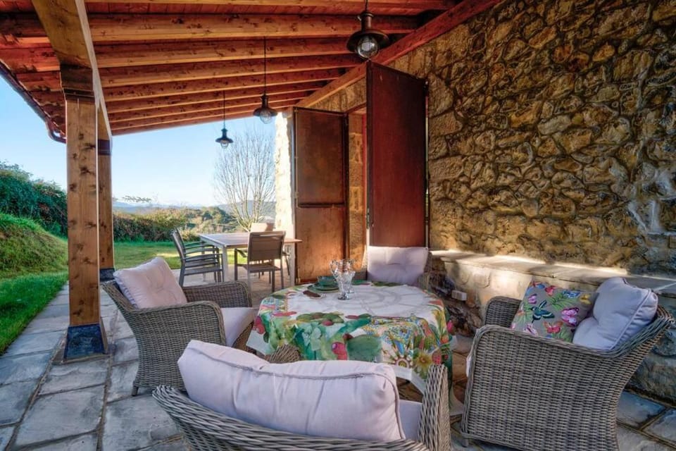 La Cabaña de Carmen, entre Santander y Cabárceno. Villa in Cantabria