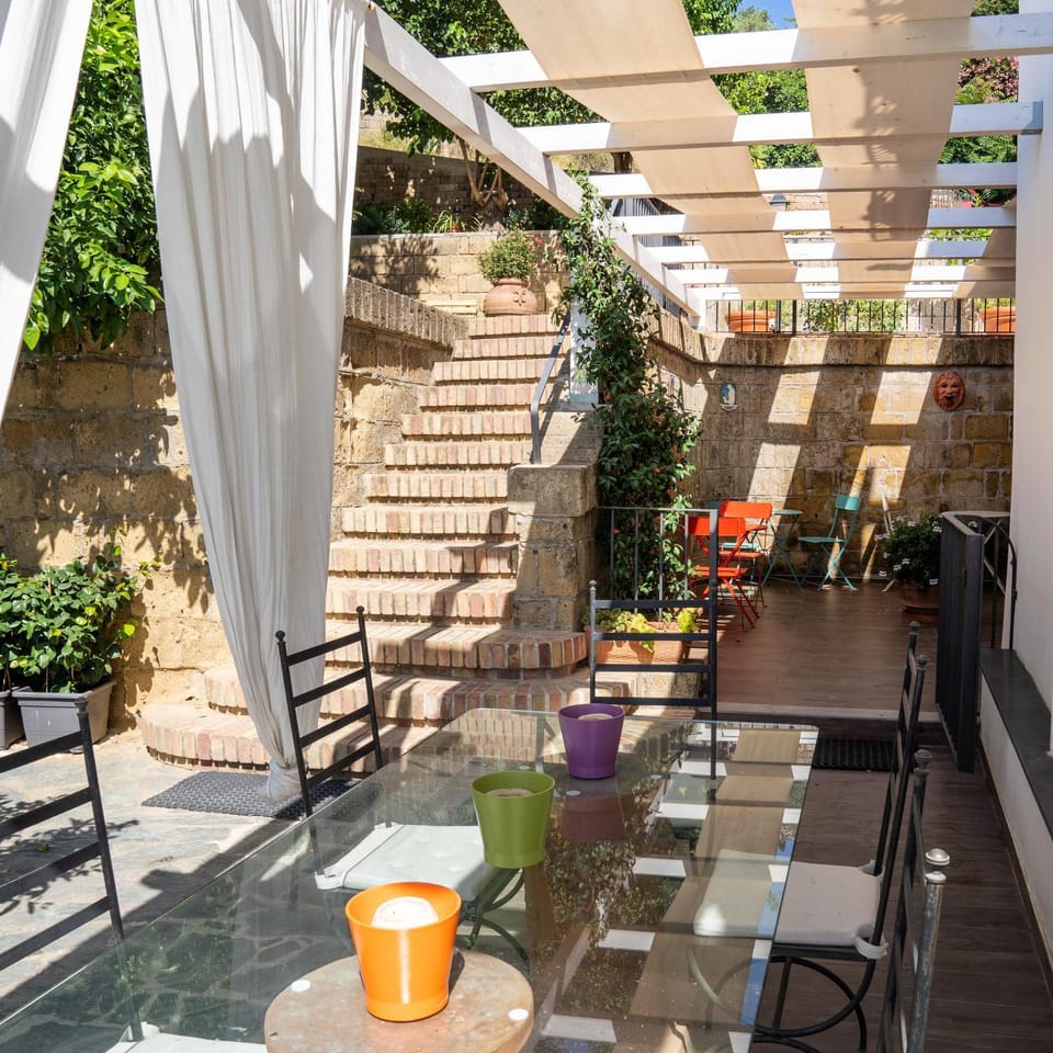 Property building, Breakfast