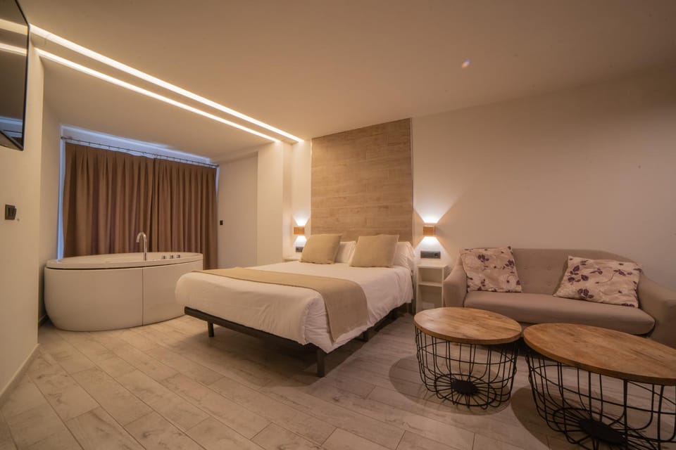 Photo of the whole room, Bath