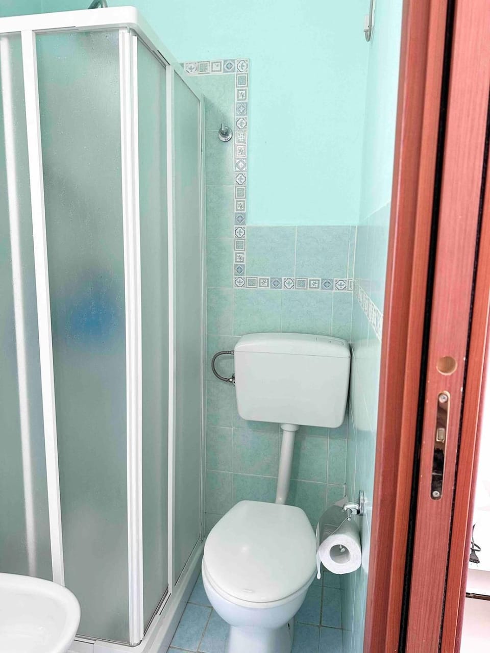 Shower, Toilet