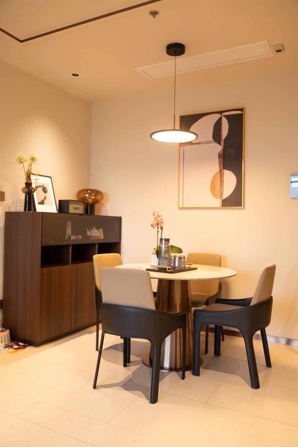 Seating area, Dining area