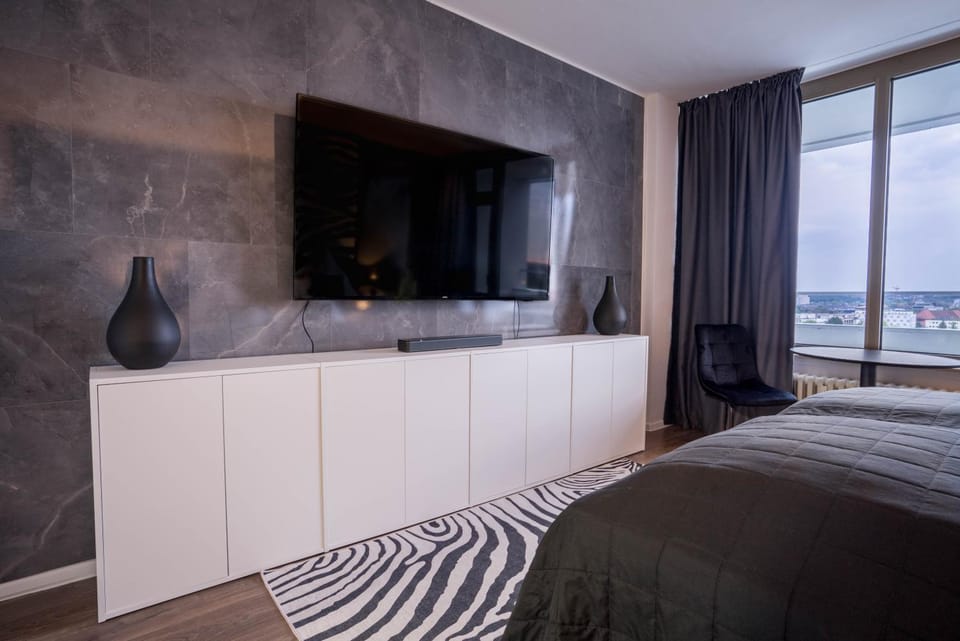 TV and multimedia, Decorative detail