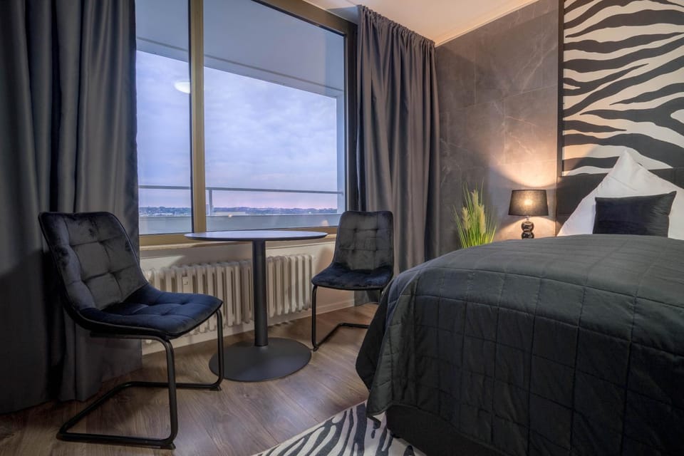 View (from property/room), Seating area, City view