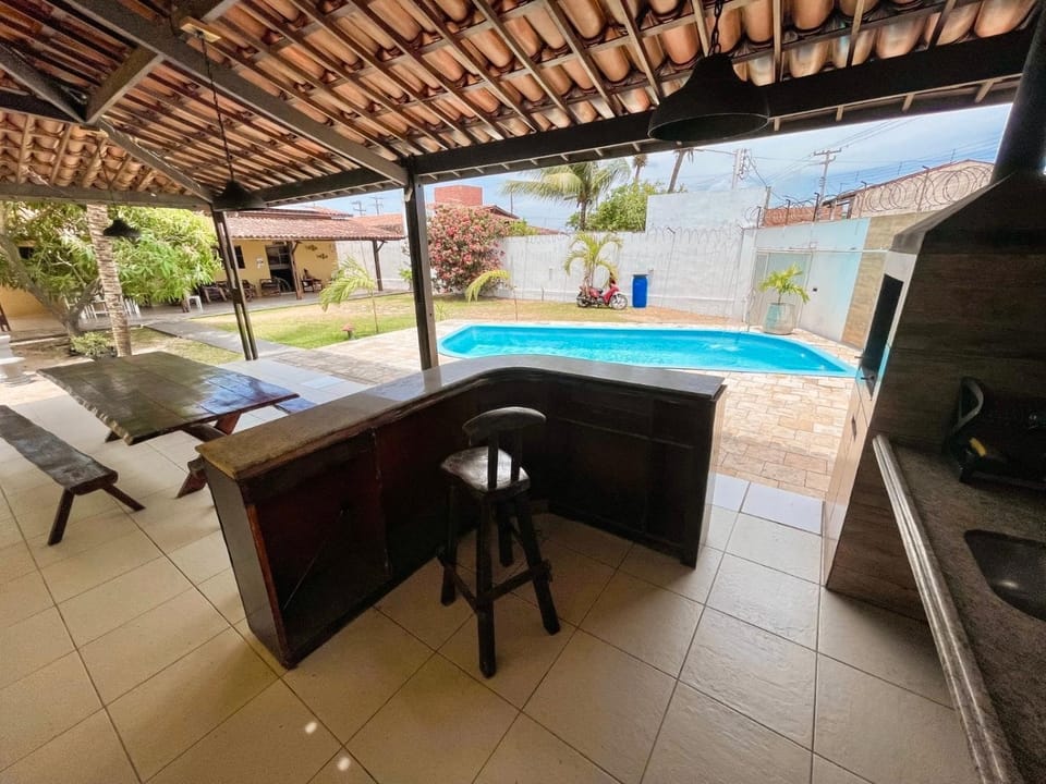 casasveraneio , Barra de são Miguel casa com 4 quartos sendo 2 suítes,todos com ar condicionado, 300 m da praia, 5 minutos praia das conchas e 10 do gunga! Área de lazer com piscina de 10 m churrasqueira e freezer!a melhor! House in State of Alagoas, Brazil
