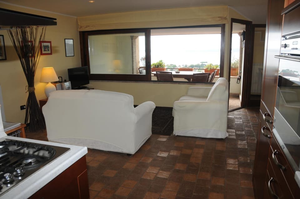 Balcony/Terrace, Kitchen or kitchenette, Living room