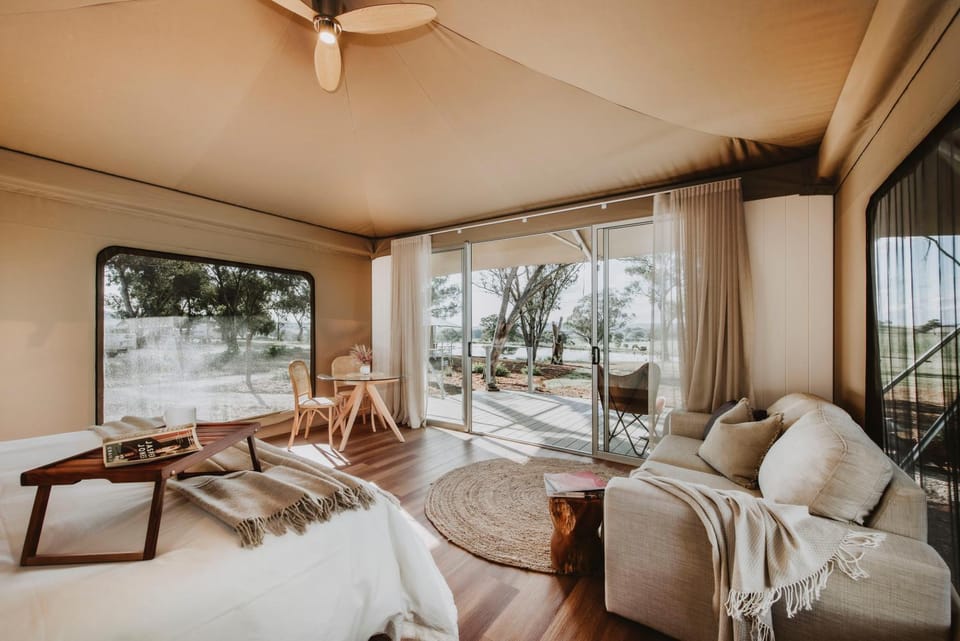 View (from property/room), Photo of the whole room, Bedroom, Lake view
