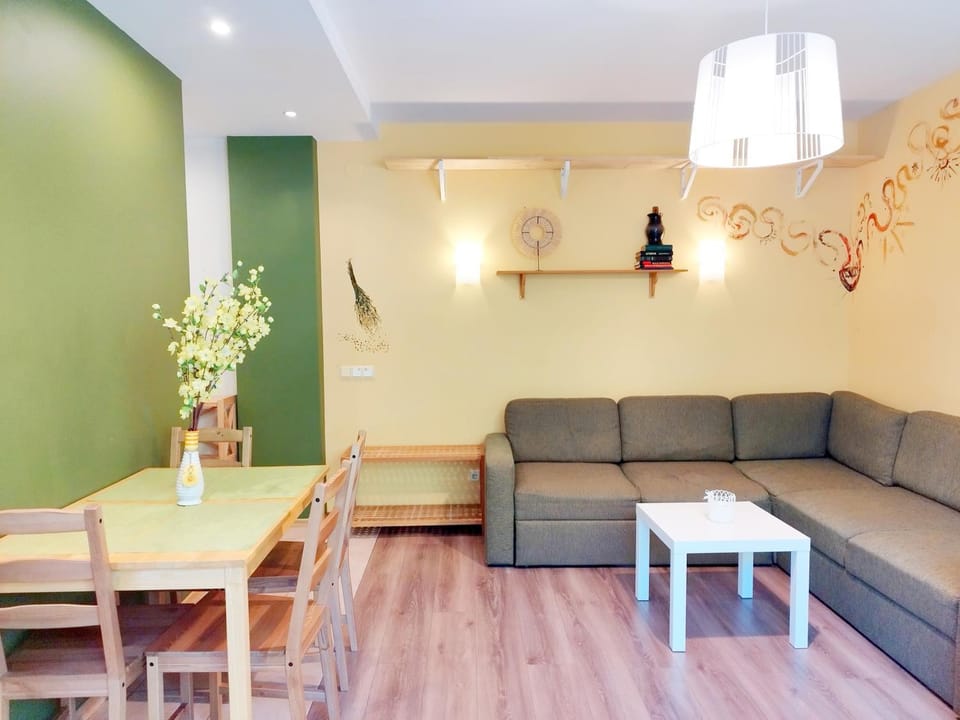 Trendy Old Town Area - Paupys Nature Treat & Free Parking Apartment in Vilnius
