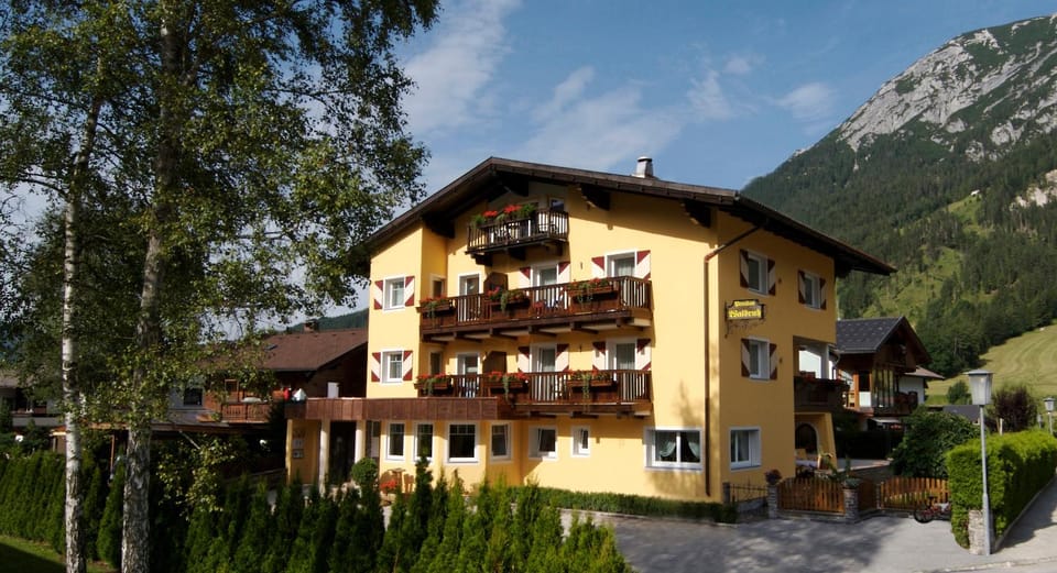 Facade/entrance, Mountain view