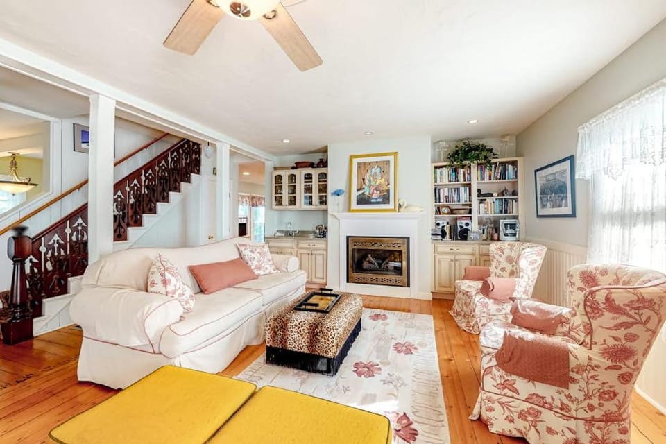 Island Dream House in Oak Bluffs