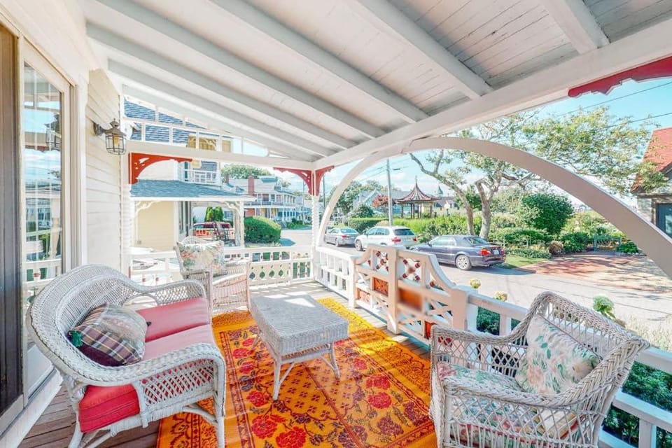 Island Dream House in Oak Bluffs