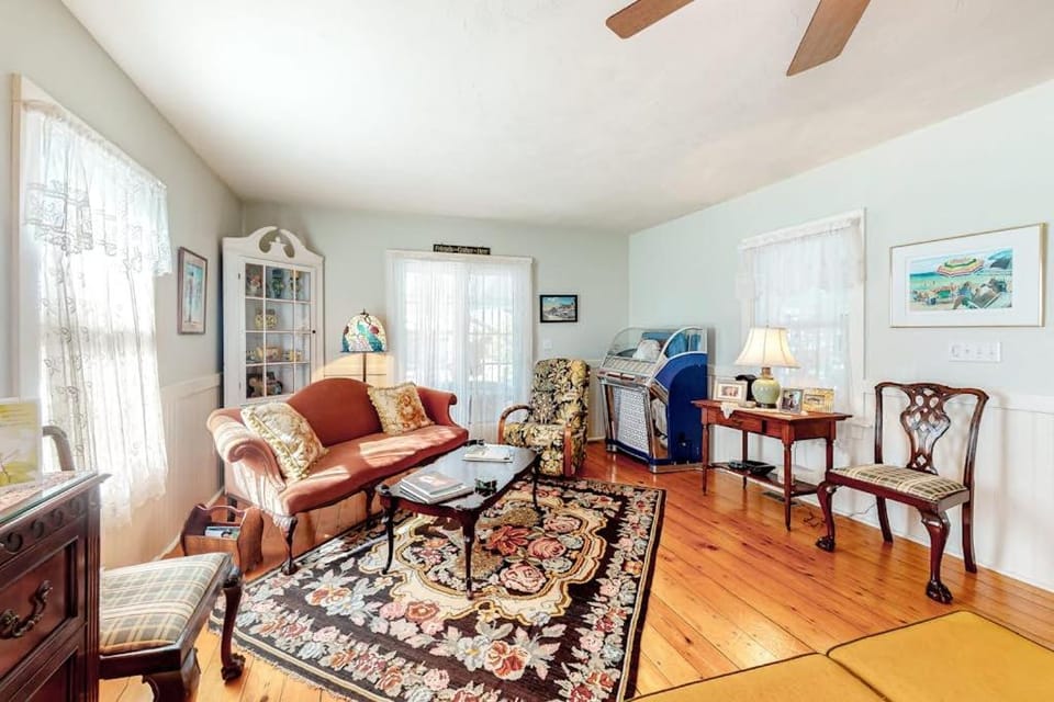 Island Dream House in Oak Bluffs