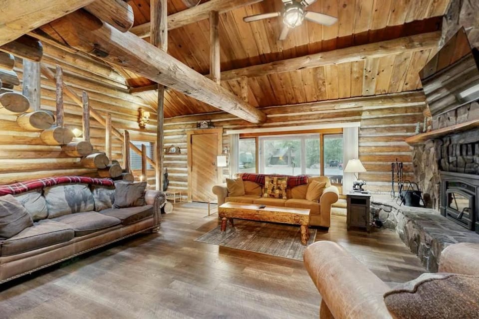 Best Log Cabin Cabin in Mount Hood Village