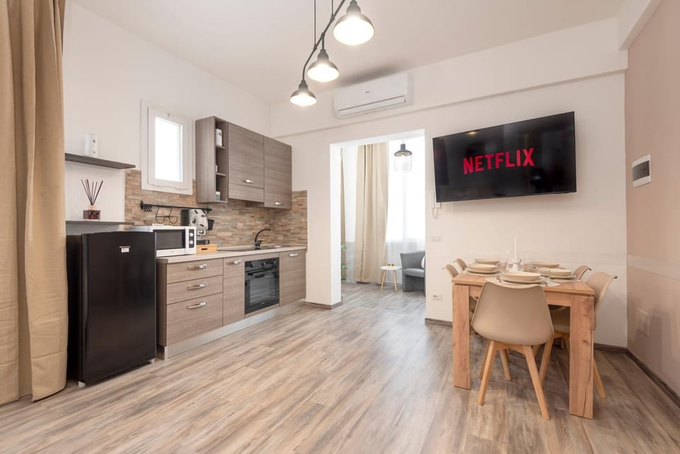 Coffee/tea facilities, Kitchen or kitchenette, microwave