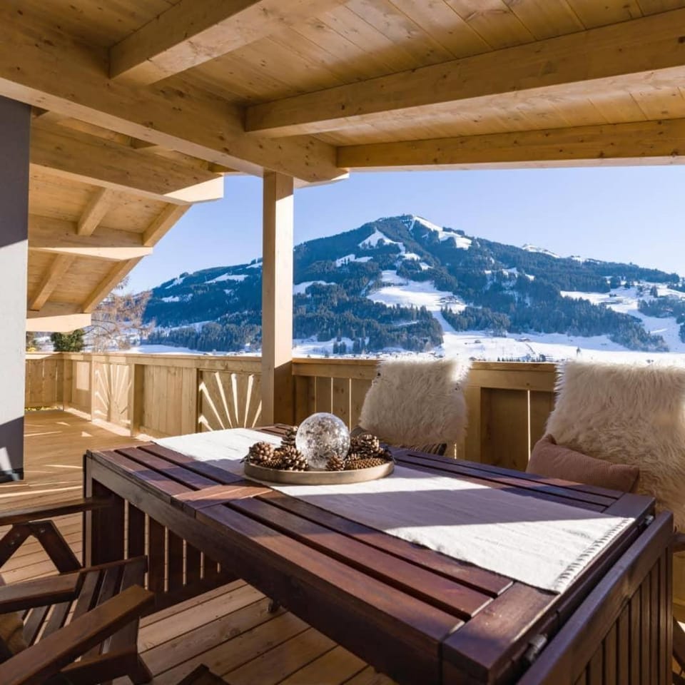 Day, Natural landscape, View (from property/room), Seating area, Mountain view