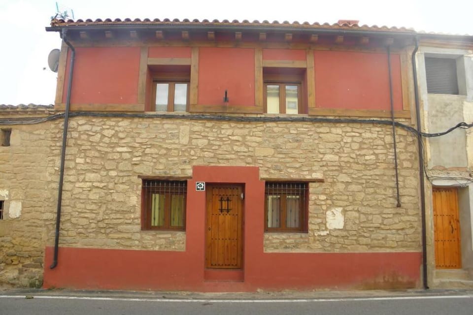Casa Parra Lazagurria House in La Rioja