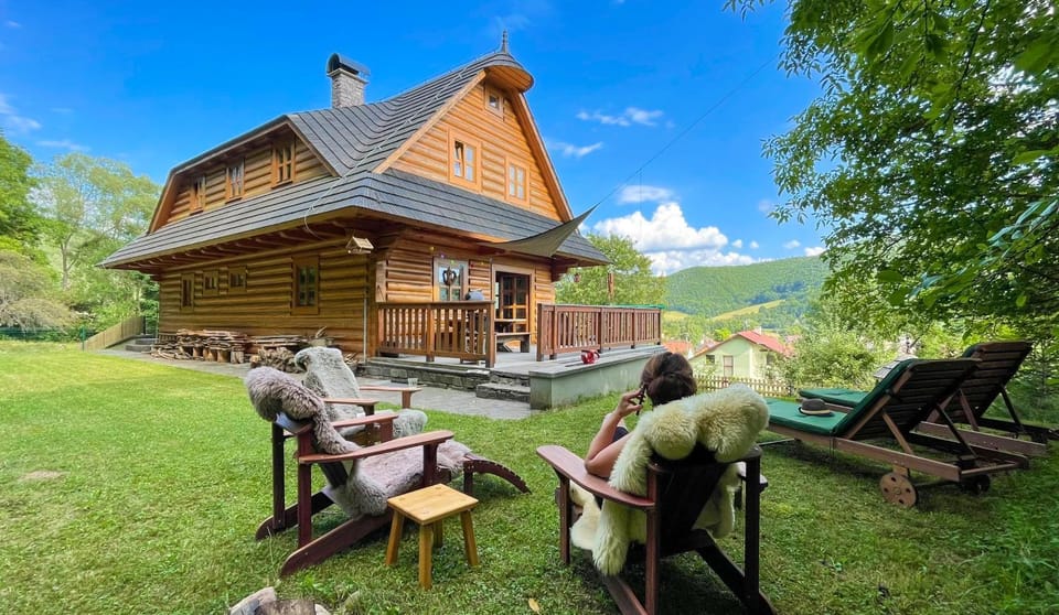 Property building, Day, Natural landscape, Garden view, Mountain view, sunbed