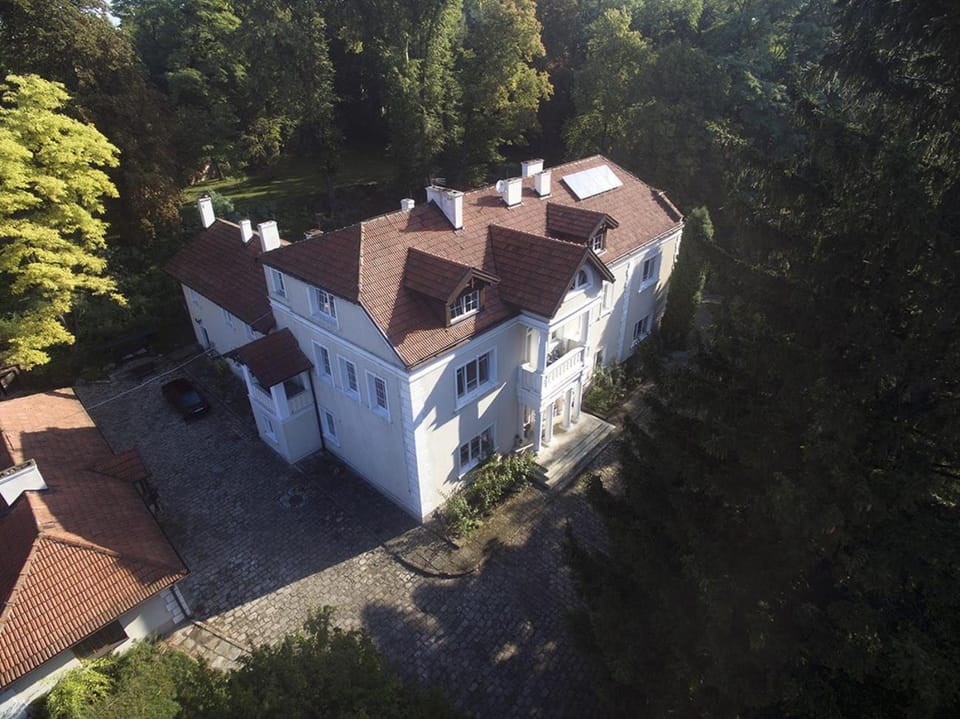 Property building, Bird's eye view