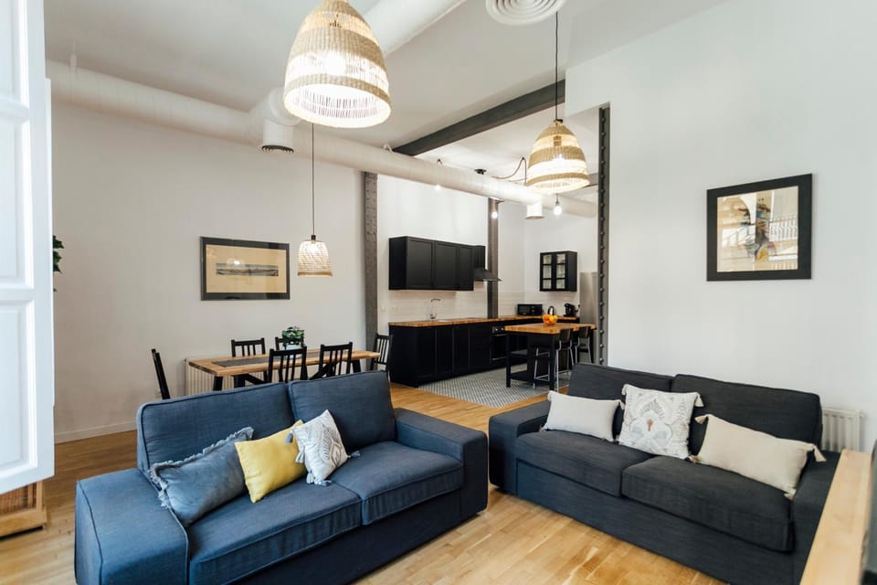 Living room, Seating area