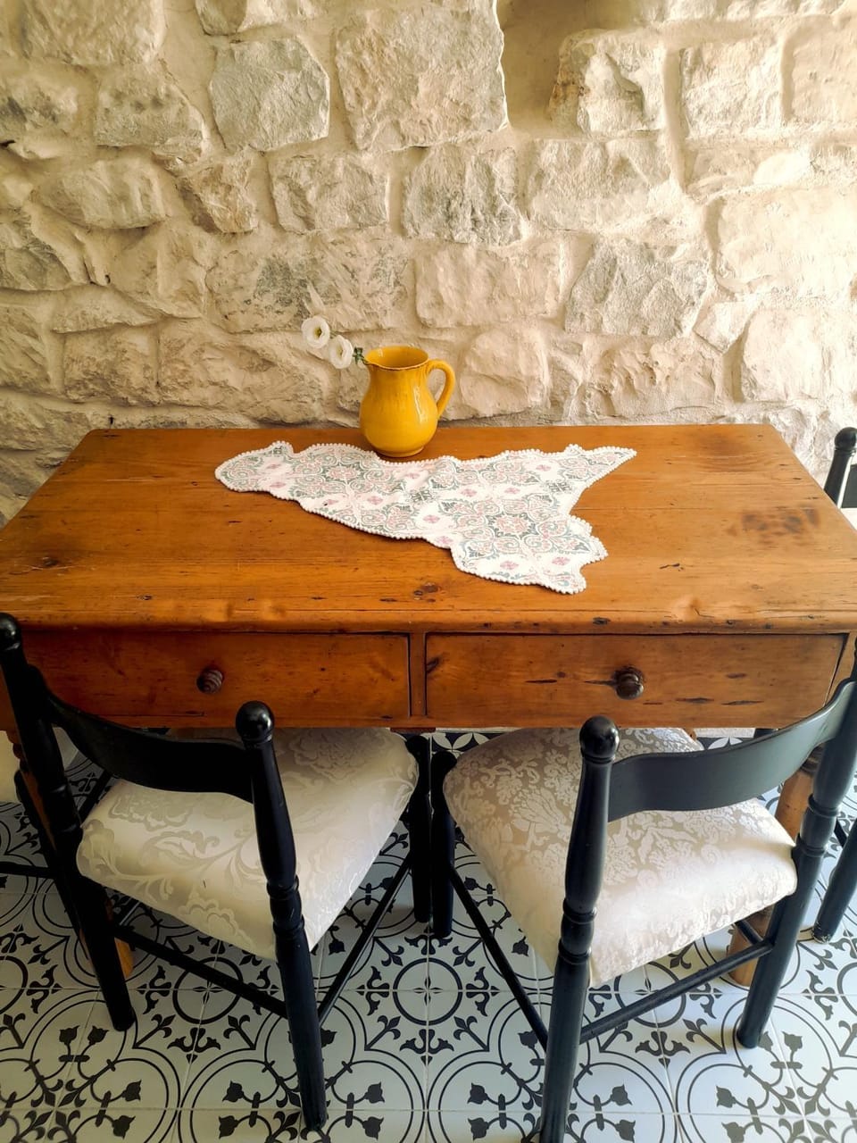 Dining area, kitchen