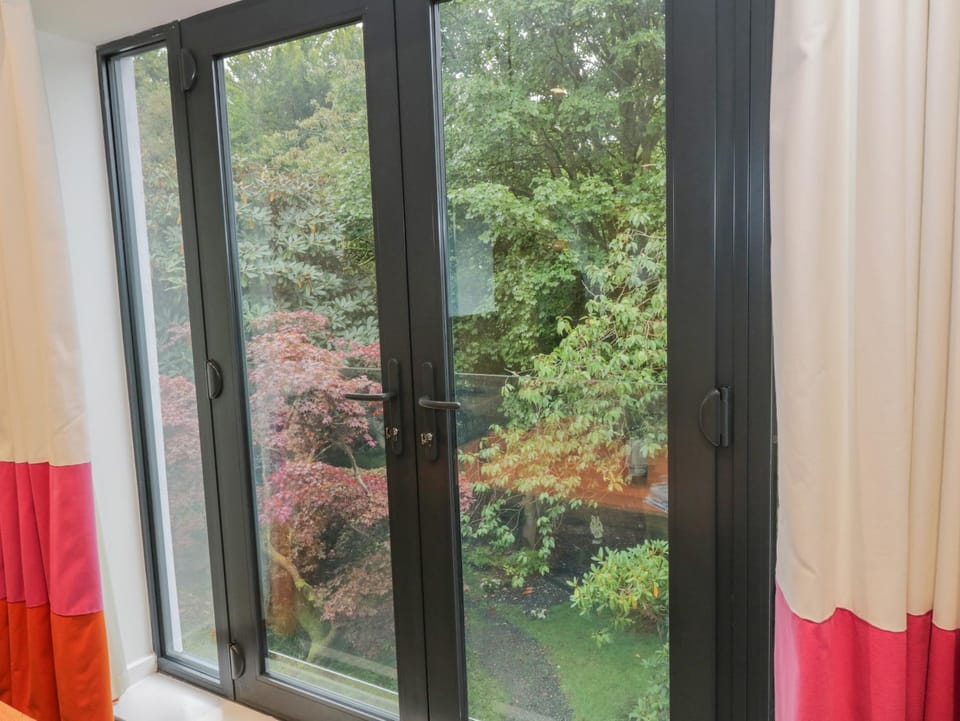 Dunaivon Cottage House in Scotland