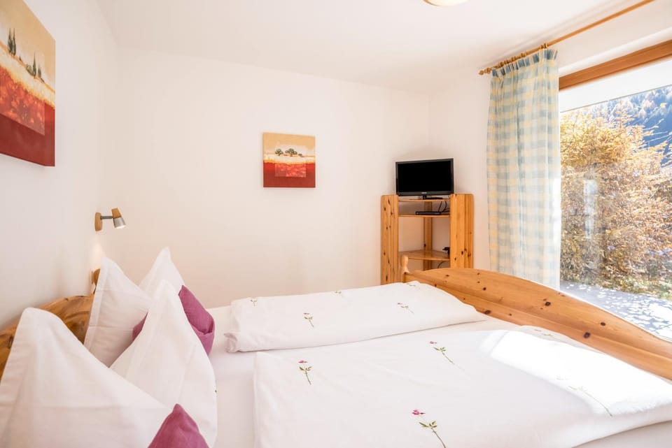 Property building, Living room, Bedroom