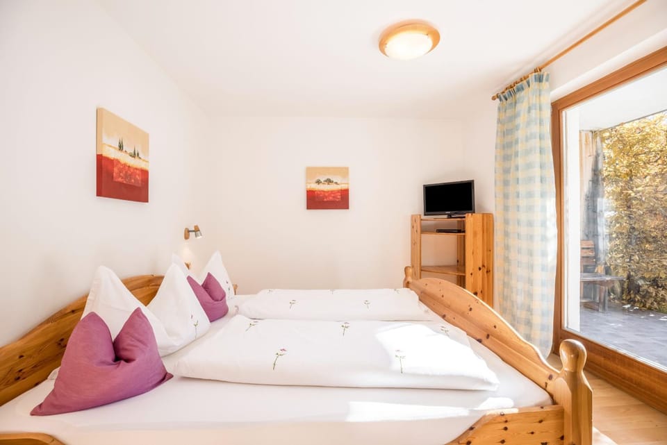 Property building, Living room, Bedroom