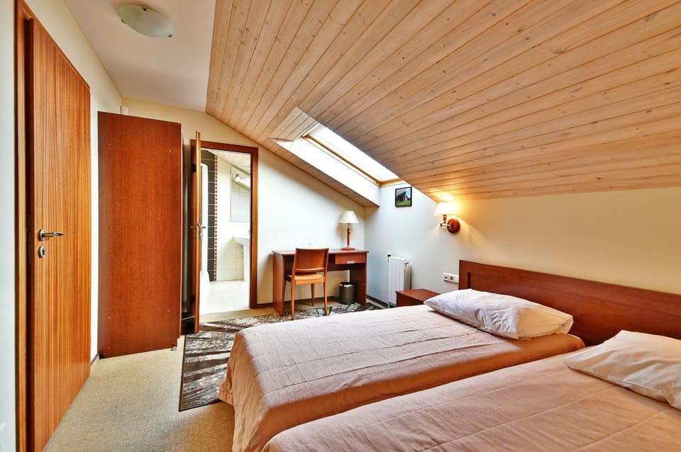 Bed, Photo of the whole room