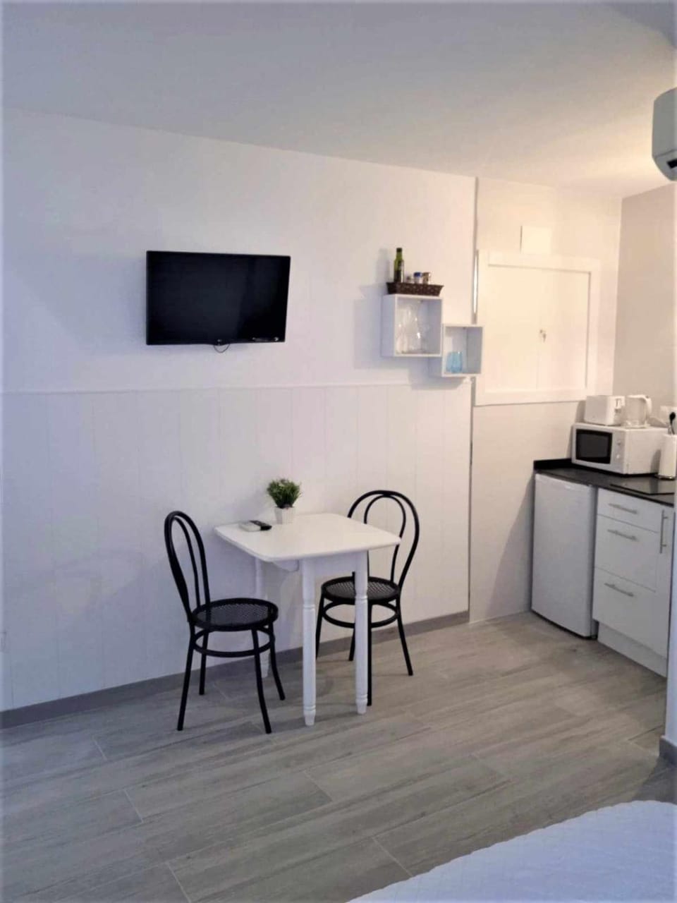Moderno apartamento en el corazón de Madrid (Sol) Apartment in Centro