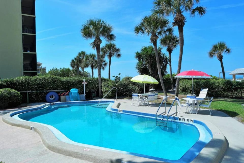 Step from the Beach.Renovated ground Floor unit 63 Apartment in Longboat Key