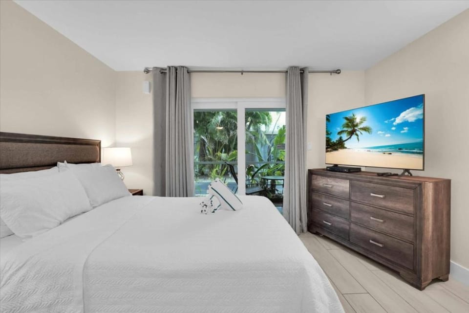 Step from the Beach.Renovated ground Floor unit 63 Apartment in Longboat Key