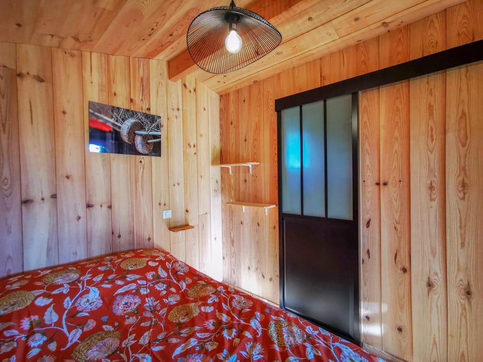 Joli chalet en bois à 7 mn des plages du Bassin d'Arcachon Apartment in Andernos-les-Bains