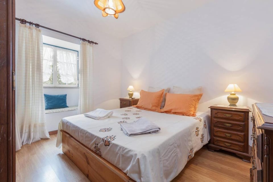 Casa do Outeiro House in Porto District