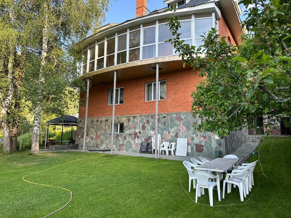 Property building, Patio, Day, Natural landscape, Garden