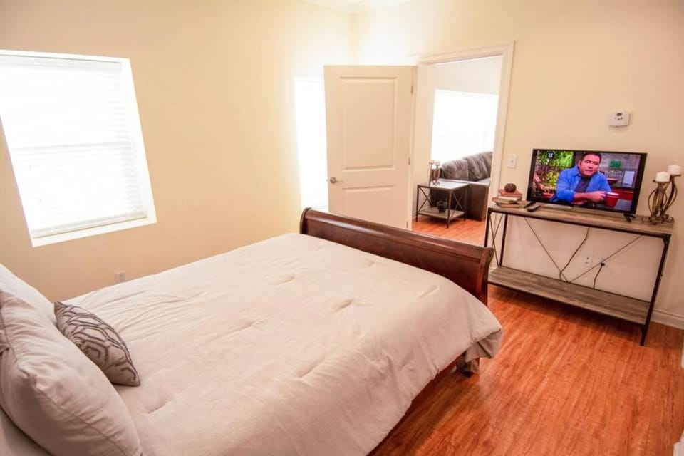 Near Plaza District Cozy 1BDR - Gated Parking Apartment in Oklahoma City