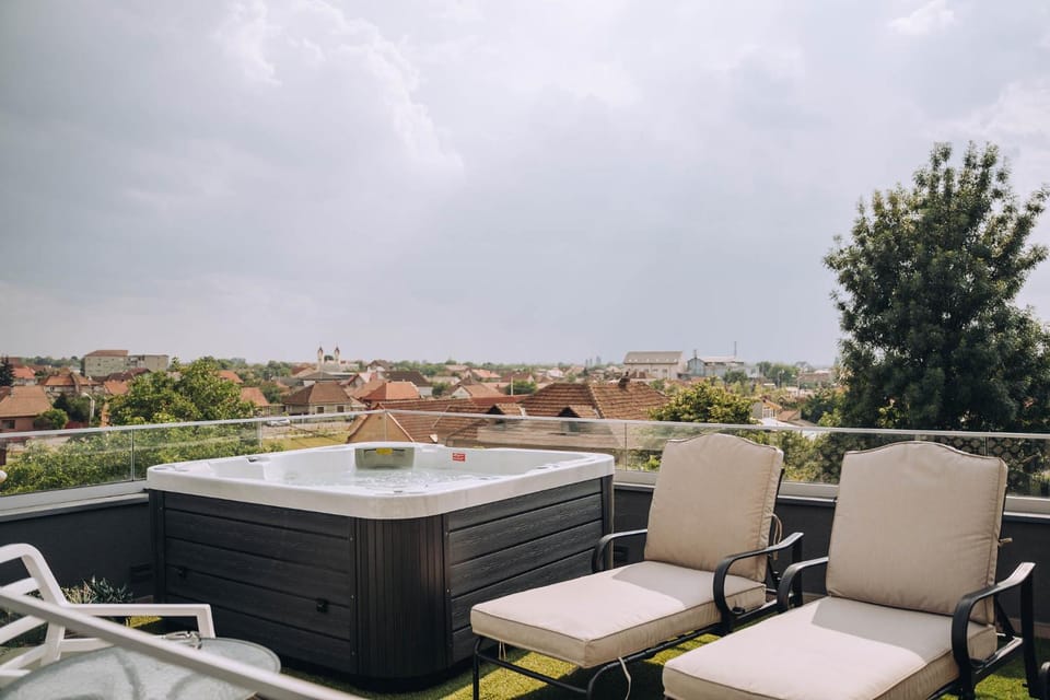 Hot Tub, Hot Tub, Balcony/Terrace