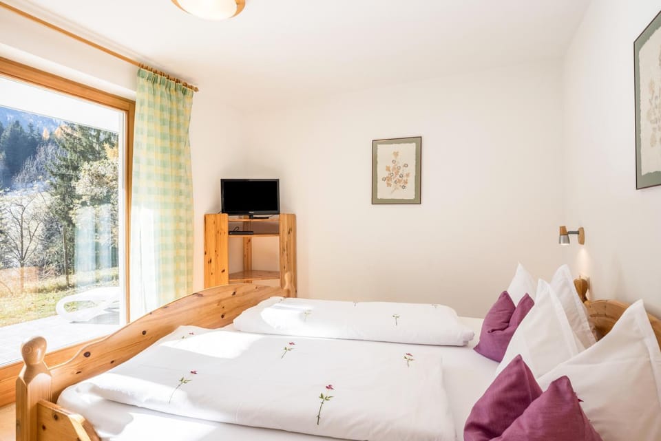 Property building, Living room, Bedroom
