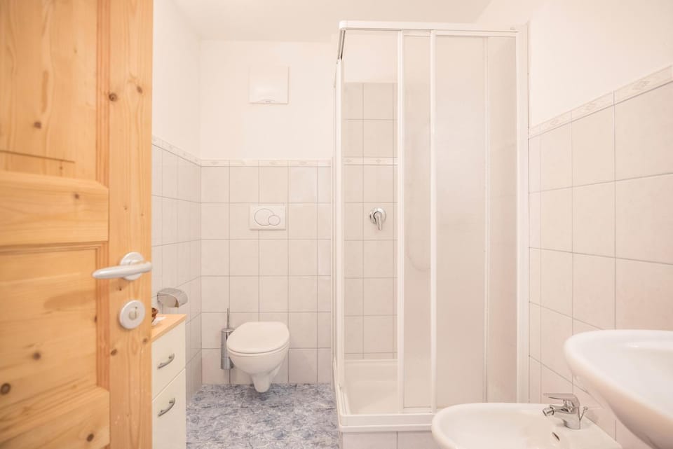 Bathroom, Living room