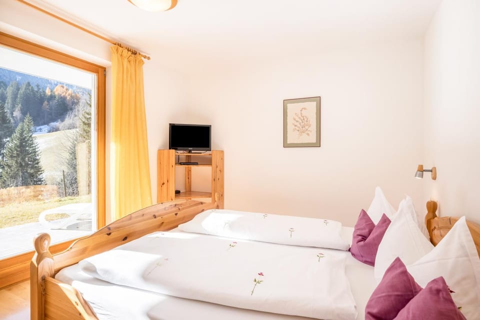 Property building, Living room, Bedroom