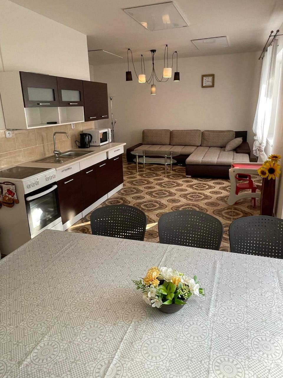 Communal lounge/ TV room, Kitchen or kitchenette, Living room