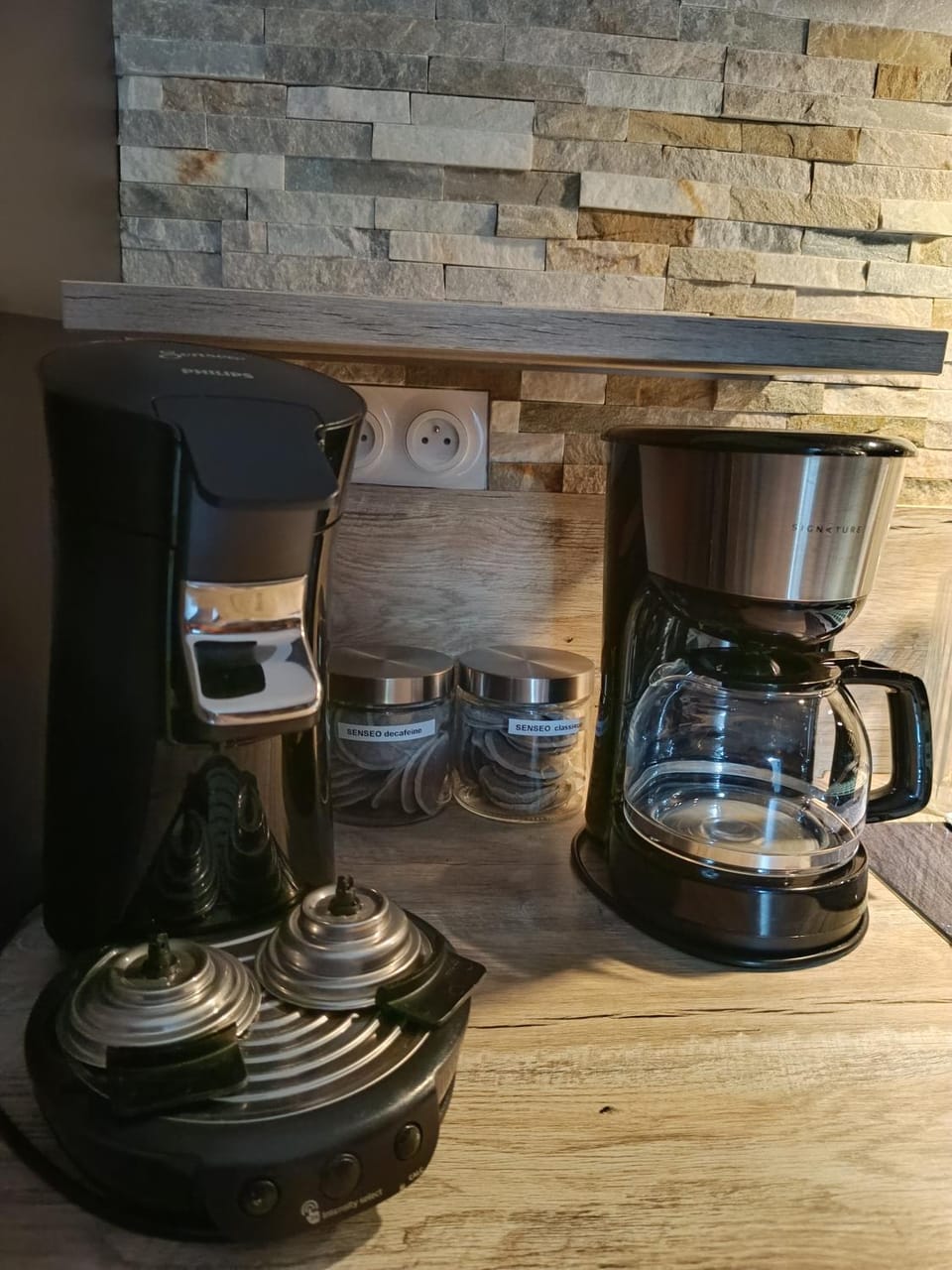 Coffee/tea facilities, toaster