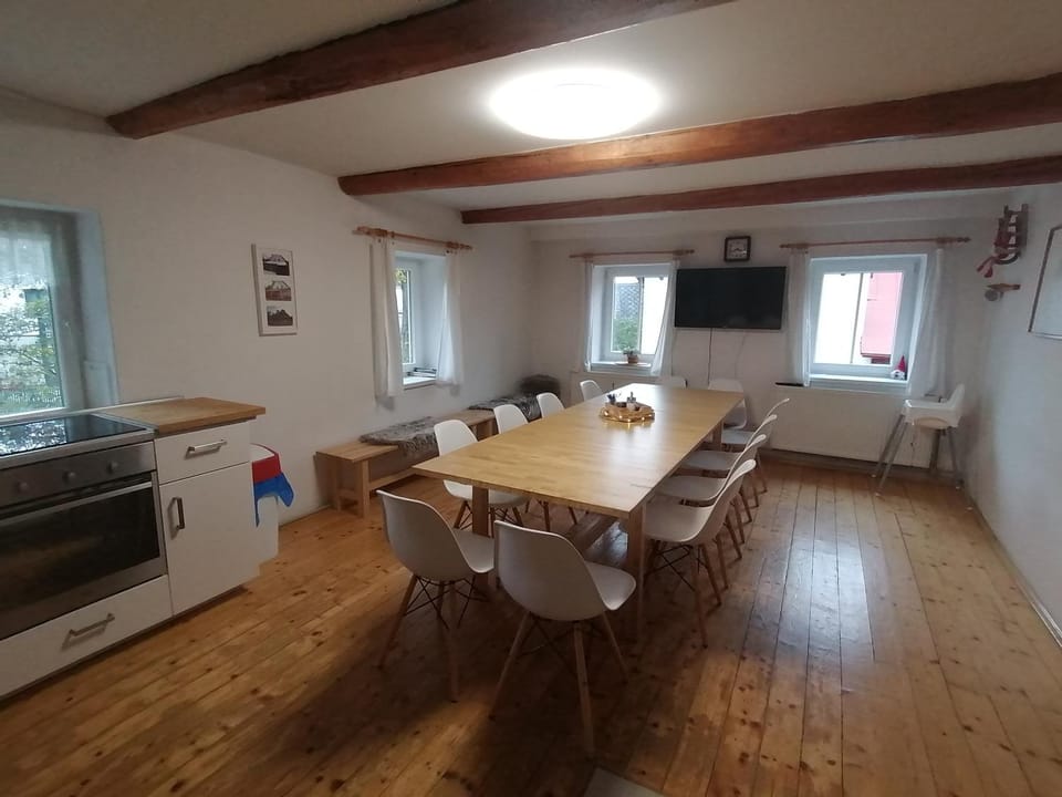 Communal lounge/ TV room