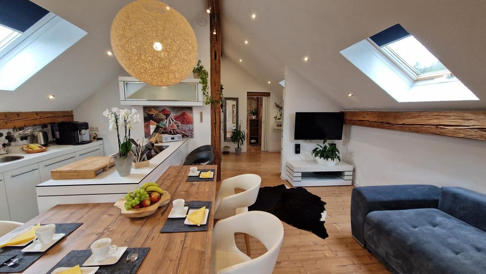 Living room, Seating area, Dining area, Food