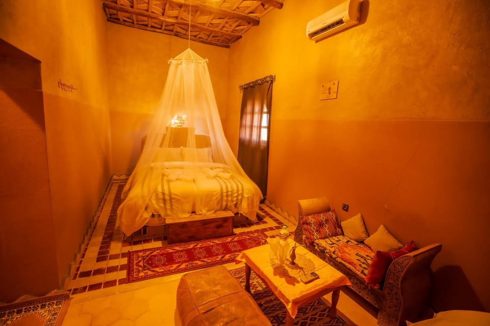 Bed, Activities, Bathroom, Photo of the whole room, air conditioner