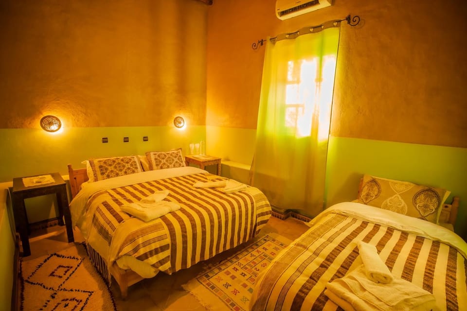 Property building, Restaurant/places to eat, Bed, Photo of the whole room, Bedroom, Breakfast