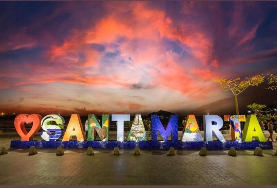 Hospedaje Mi Fortaleza, Con Piscina, Parqueadero y estamos a 10 Minutos Caminando a Playa Dormida, 5 Minutos del Aeropuerto y a 15 Del Rodadero en Bus Apartment in Magdalena, Colombia