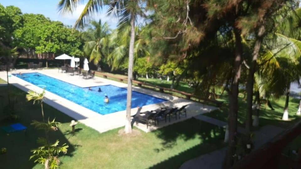 Village em Itacimirim com lagoa, praia e piscina House in Camaçari